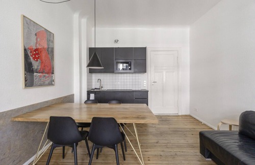 Friedrichshain Apartment | Mooeve 19 apartment in Berlin