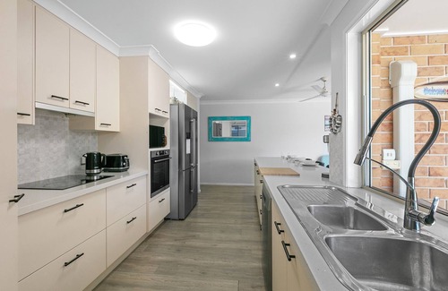 Mountain Creek House | Mooloolaba/Mnt Creek beachy family home with pool