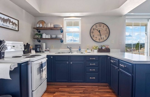 Colonial Pine Hills Apartment | Moon Meadows · ★Unique Barn Stay Close to The Hill`s ★