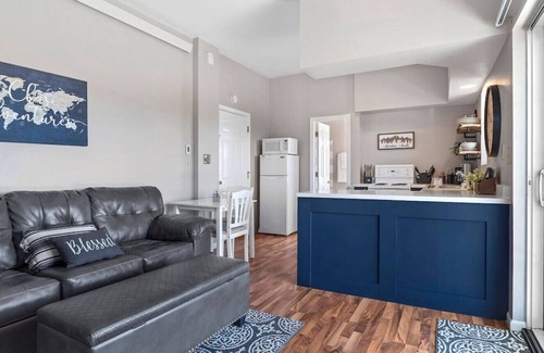 Colonial Pine Hills Apartment | Moon Meadows · ★Unique Barn Stay Close to The Hill`s ★