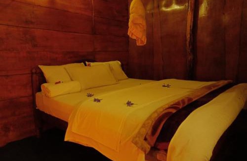 Nuwara Eliya Ski Chalet | Moon Plains Forest Log