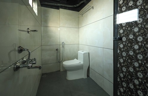 Kakkanad Hotel | MOONIC DAYS