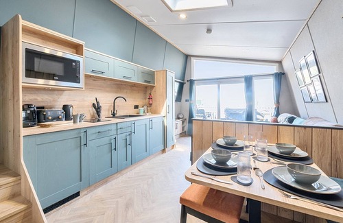 Great Houghton Cottage | MOONLIT SKYLIGHT - BILLING AQUADROME in Billing Aquadrome Holiday Park