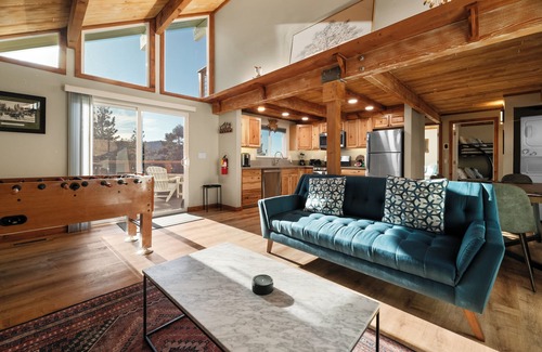 Upper Moonridge Cabin | Moonridge Chalet