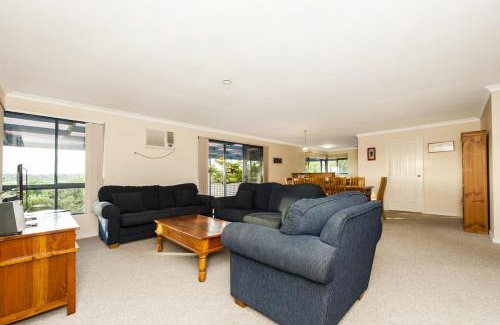 Guilderton House | Moore Views - Stunning River Views