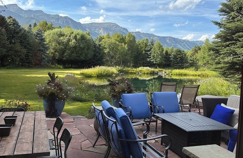 Moose Wilson Road House | Moose Haven Home, Aspens/Wilson Elegant 5-bedroom, Near Teton Village Jackson WY