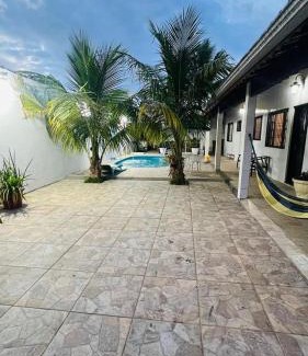 Santa Terezinha House | Morada do Zinho - Piscina, churrasqueira, lareira e 250 metros da praia