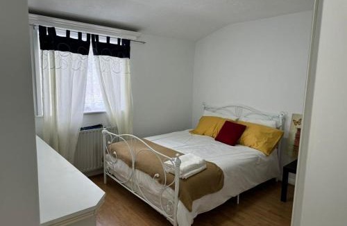 South Ockendon Apartment | Mordern Luxury Home or Private Rooms With Modern Comforts