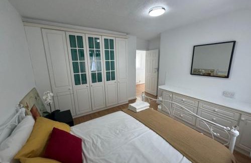 South Ockendon Apartment | Mordern Luxury Home or Private Rooms With Modern Comforts