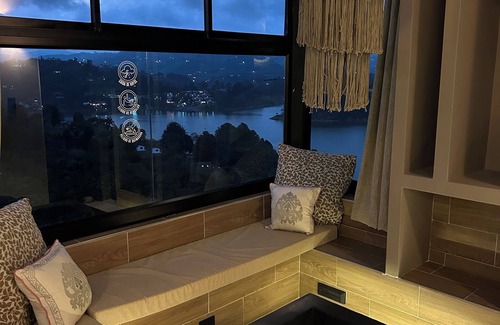 El Penol Cabin | MORITZ BY MONTE GANDOLFO - LUXURY CABIN - JACUZZI - VIEW - ROMANTIC EXPERIENCES