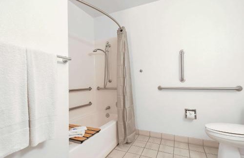 Anaheim Resort Hotel | Motel 6-Anaheim, CA - Maingate