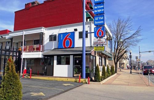 Downtown Baltimore Hotel | Motel 6 Baltimore MD