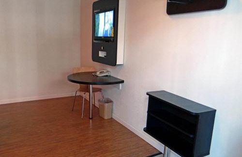 Downtown Baltimore Hotel | Motel 6 Baltimore MD