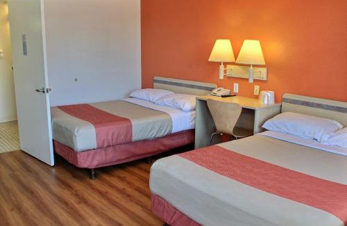 Coalinga Hotel | Motel 6-Coalinga, CA - East
