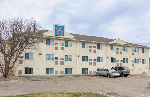 Fort Lupton Hotel | Motel 6-Fort Lupton, CO