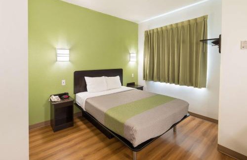Hillsboro Hotel | Motel 6-Hillsboro, TX