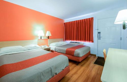 Kelso Hotel | Motel 6-Kelso, WA - Mt. St. Helens