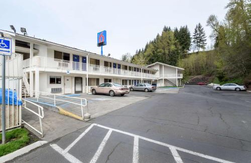 Kelso Hotel | Motel 6-Kelso, WA - Mt. St. Helens