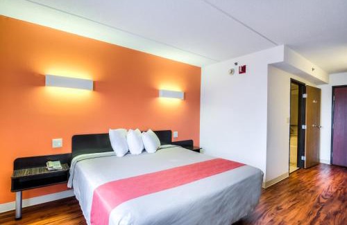 Lansing Hotel | Motel 6-Lansing, IL - Chicago South