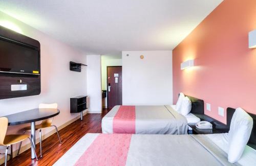 Lansing Hotel | Motel 6-Lansing, IL - Chicago South