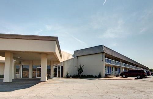 Mount Pleasant Hotel | Motel 6-Mount Pleasant, TX