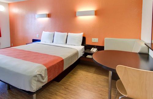 Mount Pleasant Hotel | Motel 6-Mount Pleasant, TX
