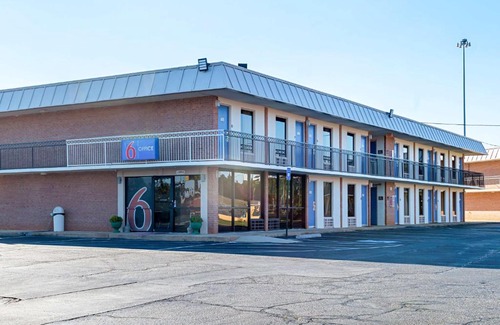 Perry Hotel | Motel 6-Perry, GA