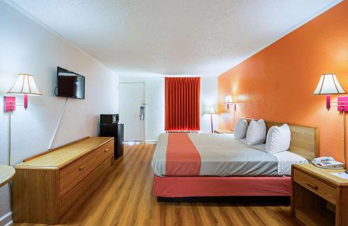 Perry Hotel | Motel 6-Perry, GA