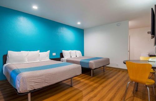San Bernardino Hotel | Motel 6-San Bernardino, CA - Downtown