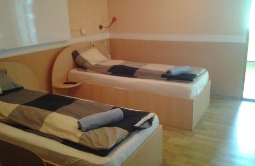 Cotmeana Hotel | Motel Traffic