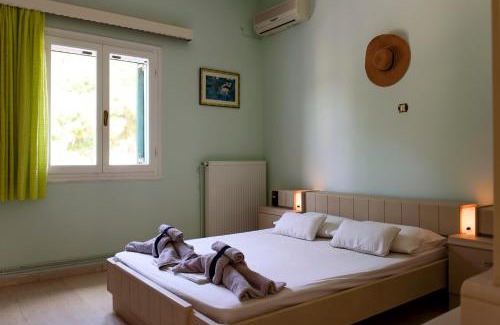 Posidonia Apartment | Mother's House in syros Aegean sea