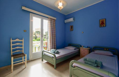 Posidonia Apartment | Mother's House in syros Aegean sea