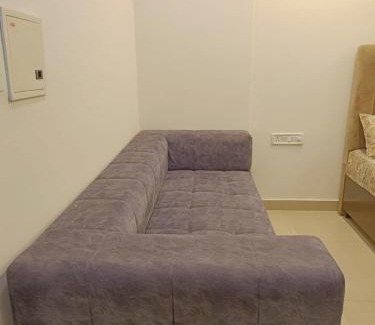 New Delhi House | Moti Nagar, DLF Capital Greens