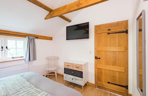 Ewhurst Green House | Motor House Loft by Bloom Stays