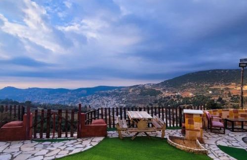Ajloun Ski Chalet | Mount lareen cottage كوخ جبل لارين