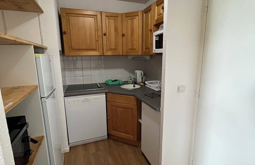 Besse-et-Saint-Anastaise Apartment | Mountain apartment with free shuttle to the foot of the slopes