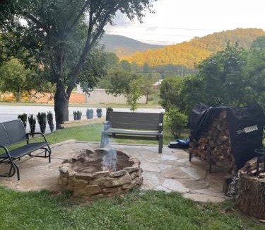 Clayton Hotel | Mountain Aire Cottages, Inn, & Glamping