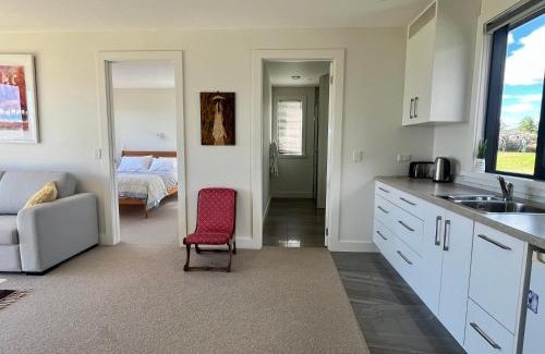 Alexandra Apartment | Mountain and river view retreat