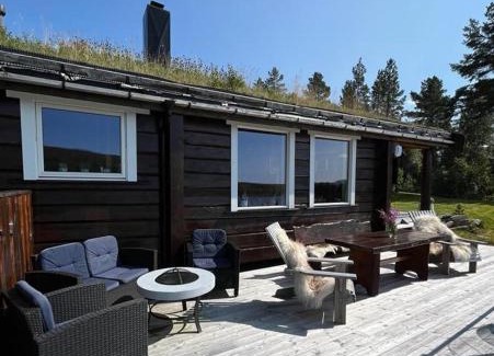 Orkdal House | Mountain Cabin By Hundsåvatnet With Large Veranda