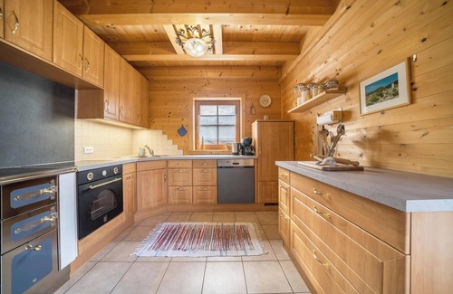 Verano Ski Chalet | Mountain Chalet “Fuchsberger” with Mountain View, Wi-Fi, Balcony, Terrace & Garden