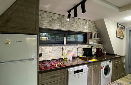 Kartepe Resort | Mountain Cottage Havuzlu Dağ Evi/Eşmeahmediye