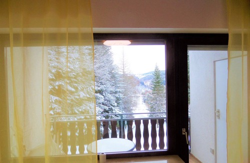 Triberg im Schwarzwald Apartment | Mountain view apartment, idyllic location on the edge of the forest, 5 min. to the waterfall