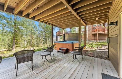 Wildernest House | Mountain Escape with Hot Tub Near Ski Resorts and I 70
