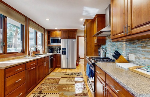 Snowmass Village House | Mountain Gem Walking Distance From Slopes w/Shared Pool & Hot Tubs, Free WiFi