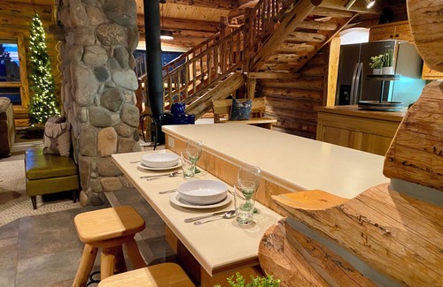 Cimarron House | Mountain home retreat with 180 degrees of stunning mountain + valley views!