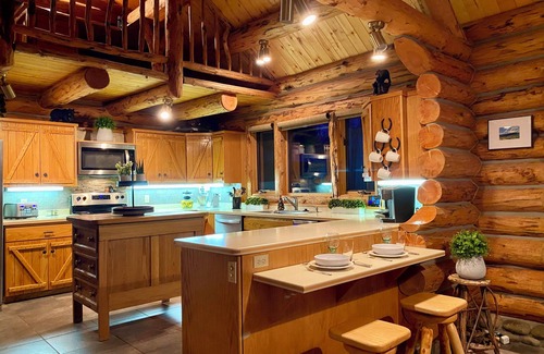 Cimarron House | Mountain home retreat with 180 degrees of stunning mountain + valley views!