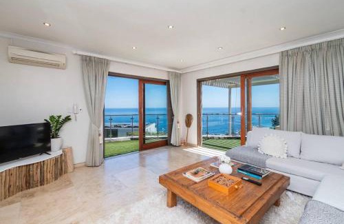 Camps Bay Apartment | Mountain Oasis - Tide & Tranquility with Inverter