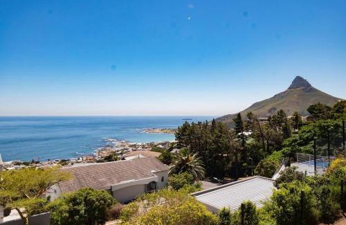 Camps Bay Apartment | Mountain Oasis - Tide & Tranquility with Inverter