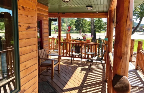 Hill City Cabin | Mountain Peaks Inn, OLD BALDY MTN SUITE, Downtown Hill City