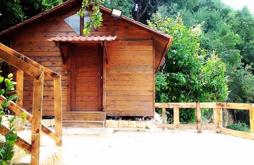 Duhur ash Shuwayr House | Mountain Pool: a Private Pool and Bungalow in the Middle of the Forest